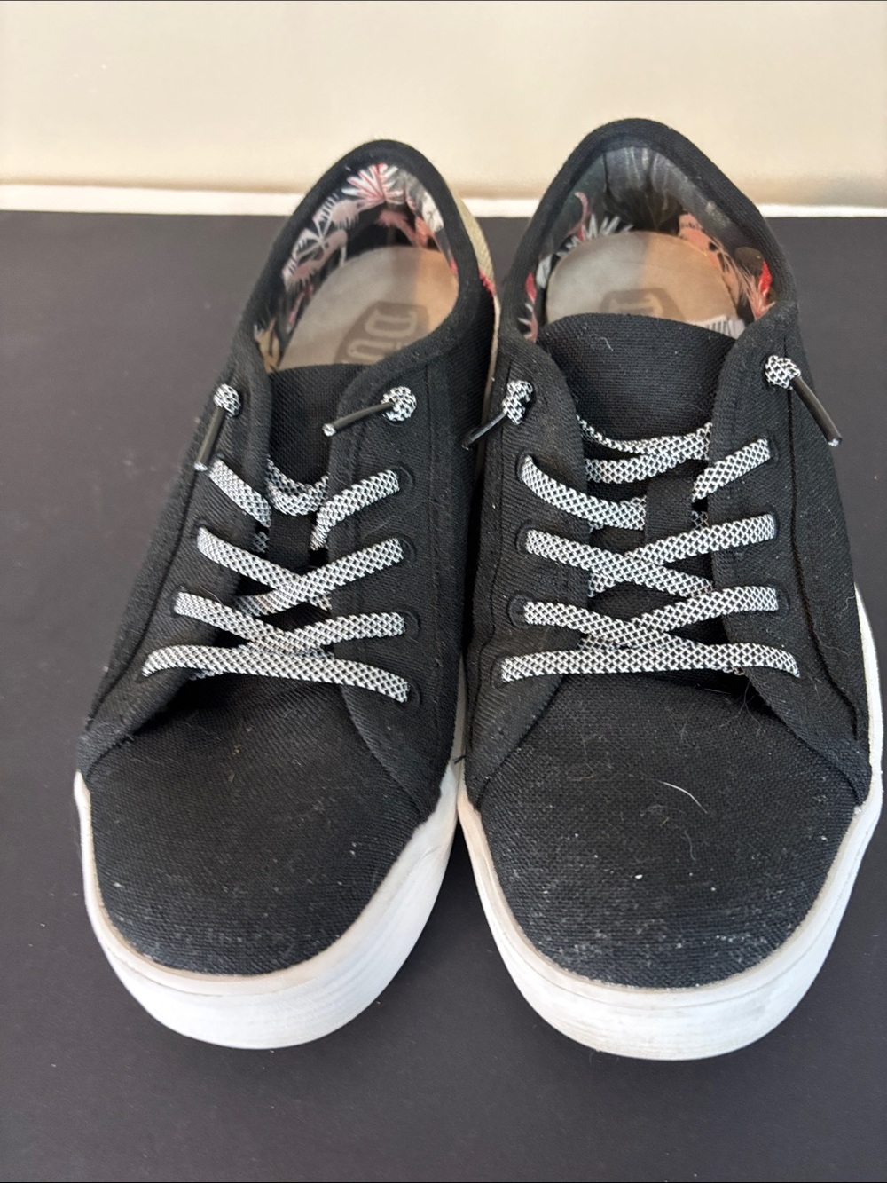 Hey Dude Cody Craft Black and Tan Canvas Slip-on Shoes Size 6 - Picture 3 of 15
